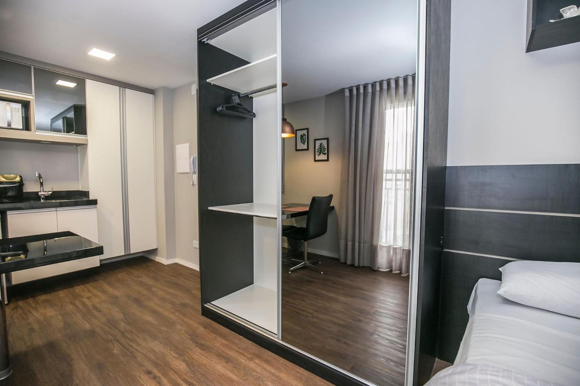 Apartamento Com Sacada Em - All1317 *